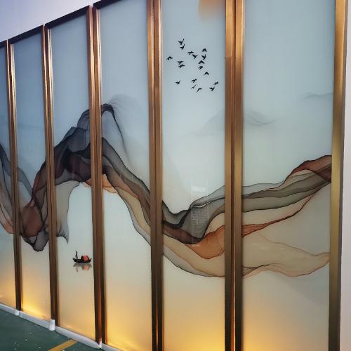 佛山不鏽鋼屏風隔斷定製簡約現代鏤空花格酒店客廳玄關入戶屏風