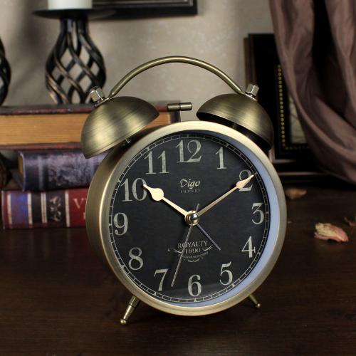 男孩臥室鬧鐘起牀神器學生桌面時鐘牀頭靜音臺式擺放小型鐘錶家用