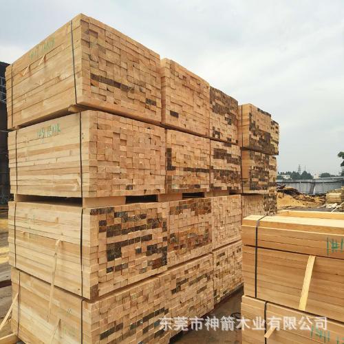 建築木方 東莞工程木方廠家批發 帶皮率三角料少 工地支模木方